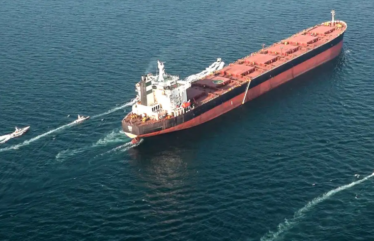 Irán vuelve a cerrar el Estrecho de Ormuz por el bloqueo de EE.UU.