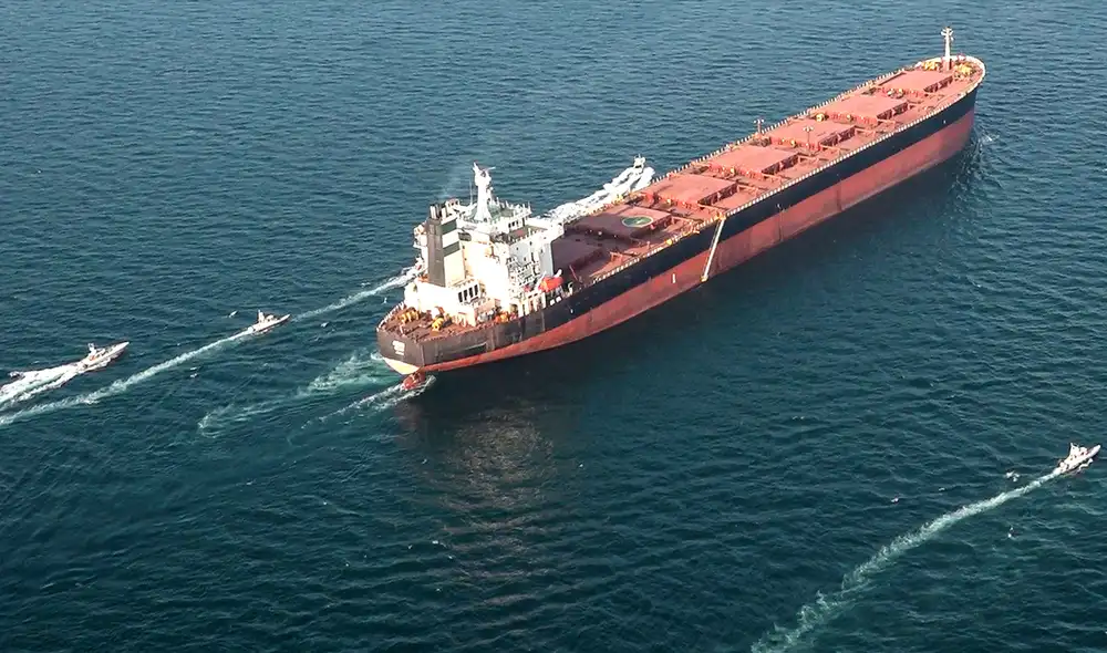 Irán vuelve a cerrar el Estrecho de Ormuz por el bloqueo de EE.UU.