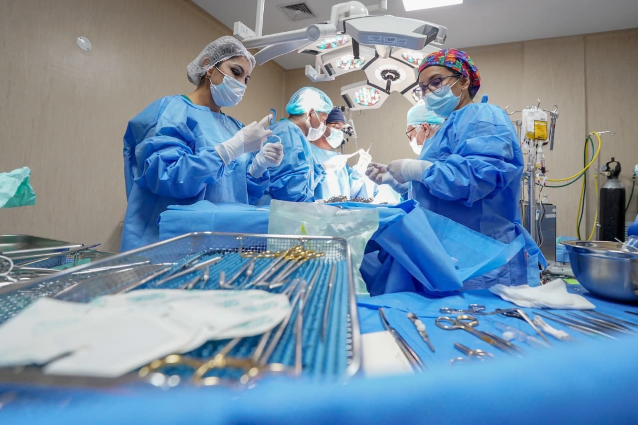 Realizan cirugías cardiovasculares pediátricas en el hospital HDE