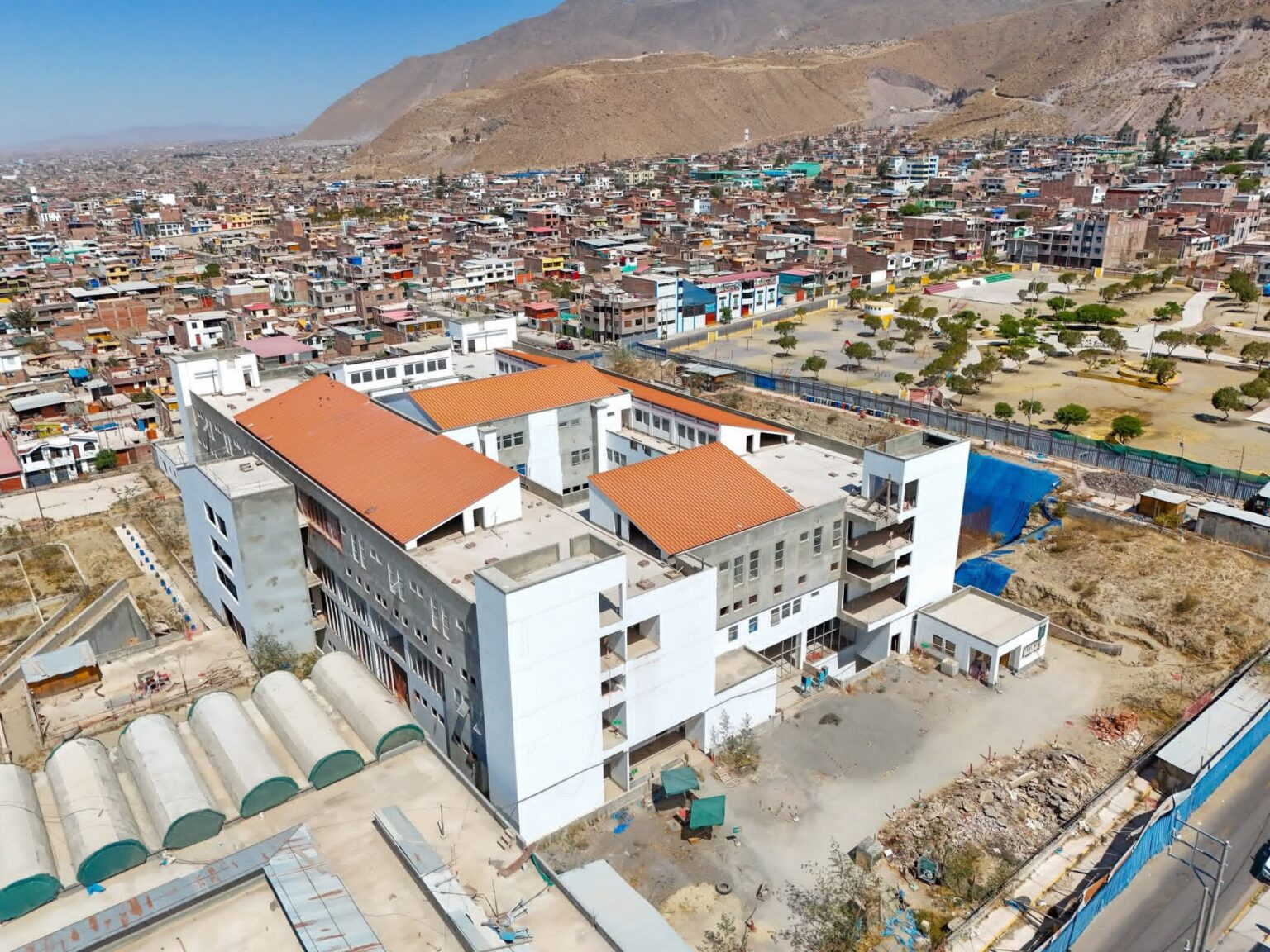 Contra el tiempo para iniciar adquisición de equipos de hospital Maritza Campos