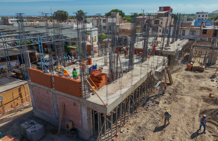 Aceleran trabajos en colegio Sebastián Barranca de Camaná