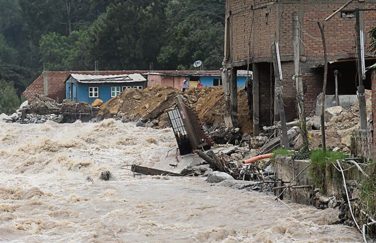Prorrogan estado de emergencia en 14 regiones por intensas lluvias