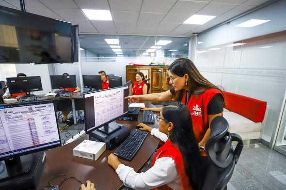 JEE Lima Centro II prevé culminar hoy recuento de votos del exterior y resolución de actas