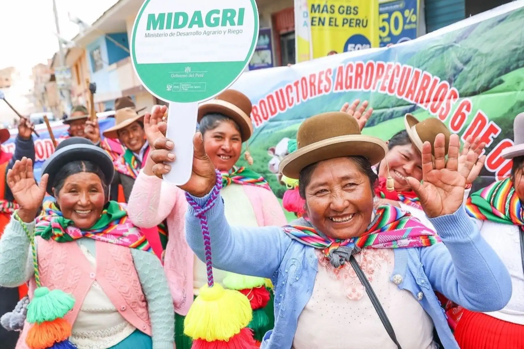 Más de 215 000 pequeños productores accederán a crédito directo de Agrobanco