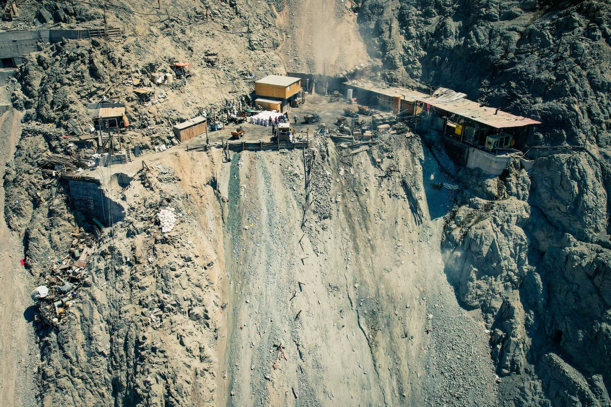 Minería informal se metió al Congreso y no quiere dejar las curules