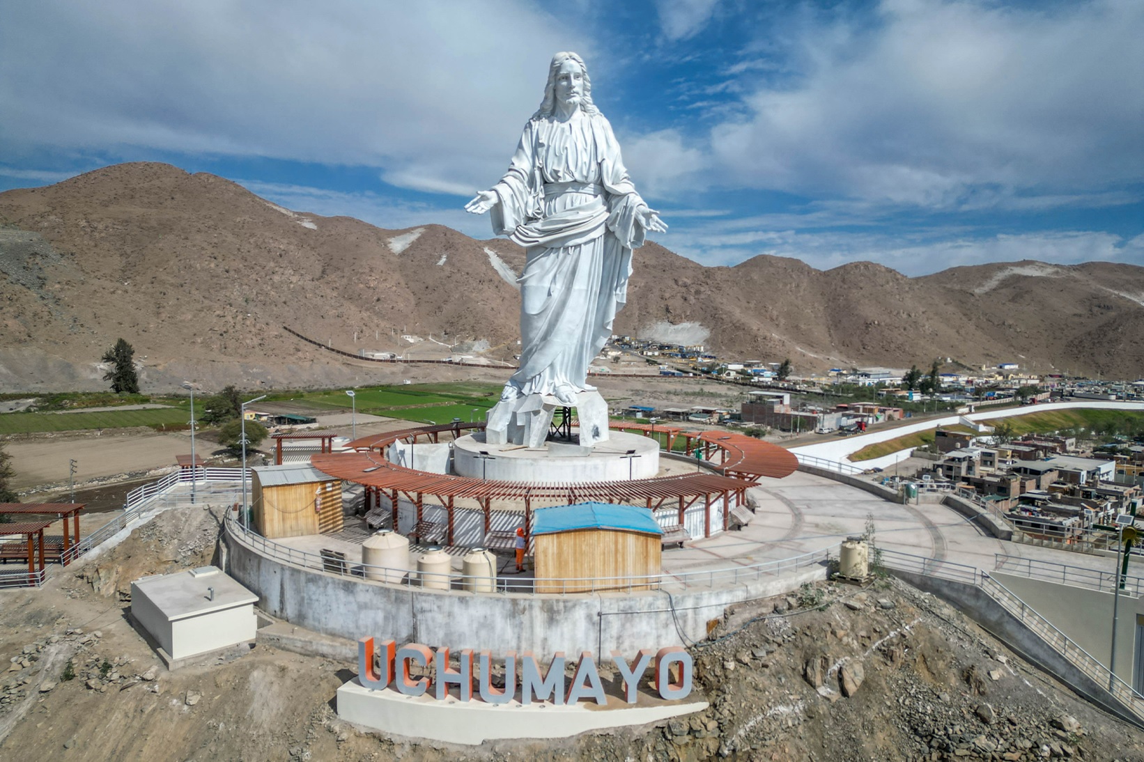 El lujo del despilfarro con dinero del canon en Uchumayo