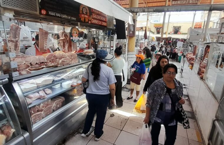 Alza de precios en mercados de Arequipa, por el Día de la Madre, golpea el bolsillo