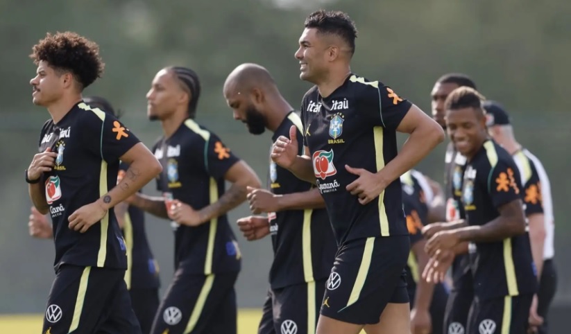 Jugadores de Brasil llegan a entrenamientos en helicóptero