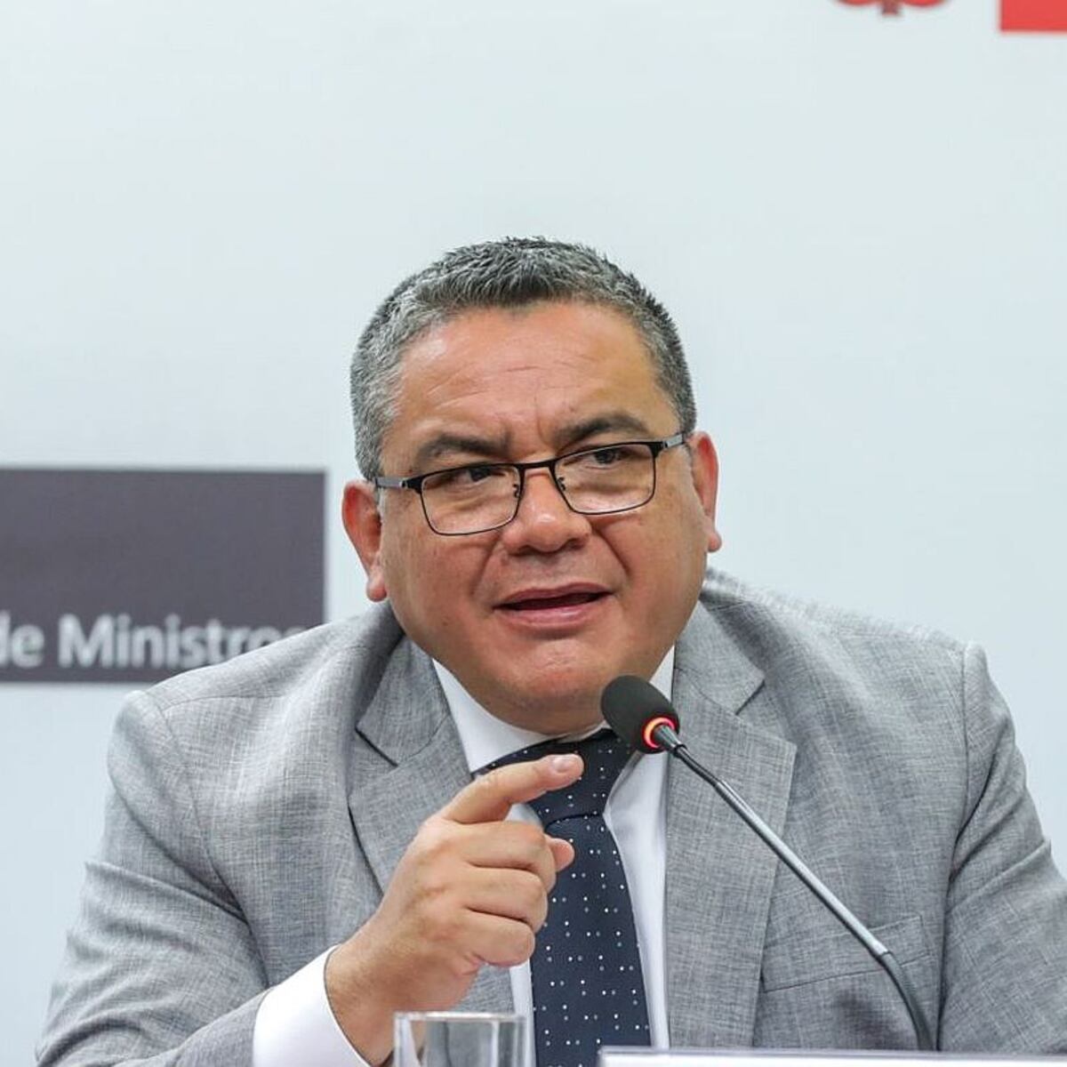 PJ ordena levantar secreto de comunicaciones de Santiváñez