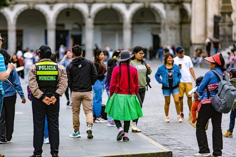 Exautoridades y eternos candidatos buscan el poder en Arequipa