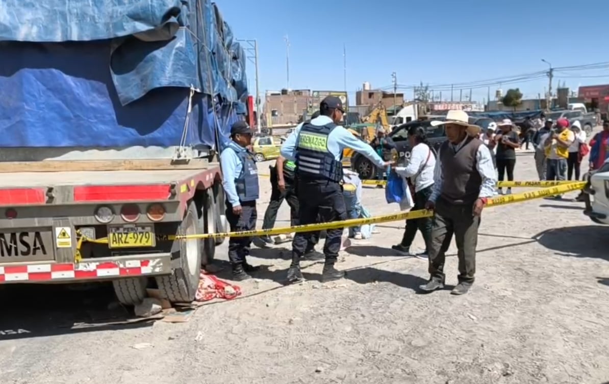 DONDE HAY VEHÍCULOS PESADOS EL RIESGO ES MAYOR. Nunca pierdas de vista a tu hijo