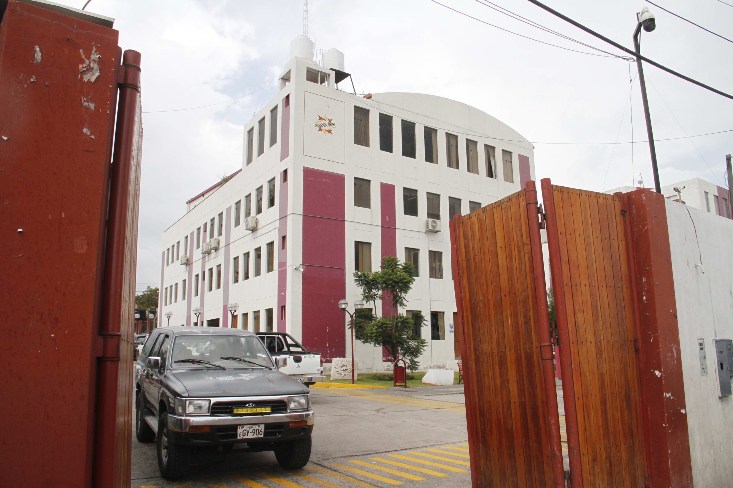 GRA mantiene 137 vehículos inoperativos, obsoletos o en reparación
