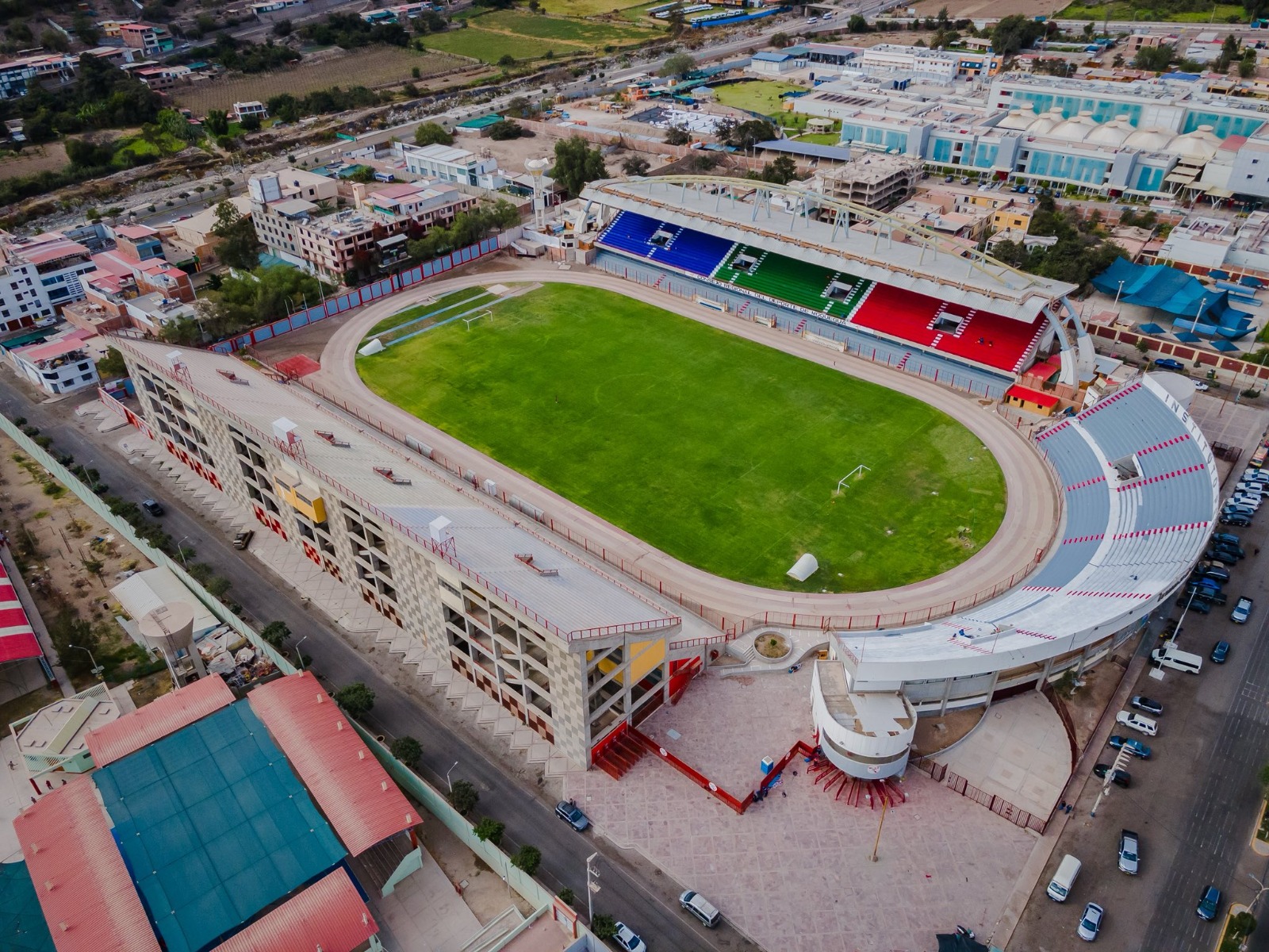 En Moquegua mejoran instalaciones del estadio 25 de noviembre