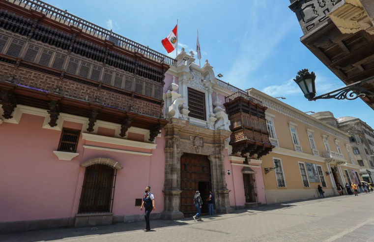 Cancillería coordina retorno de 241 peruanos varados en Bolivia