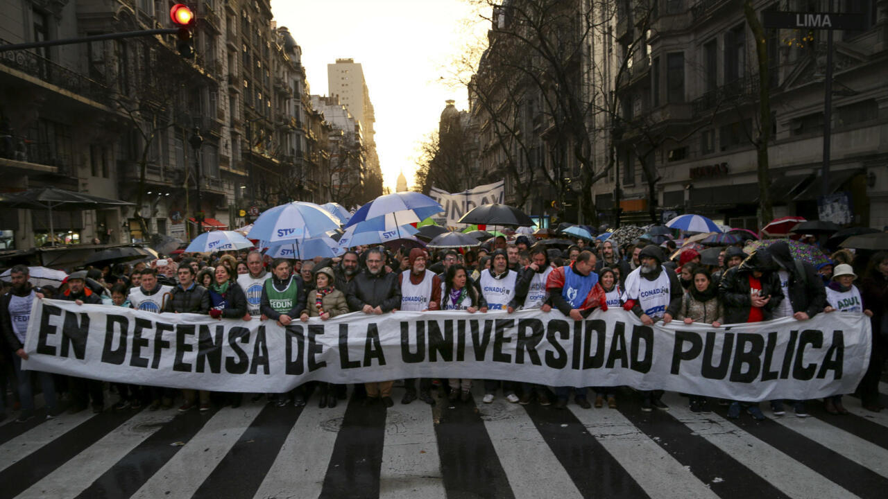 ARGENTINA MARCHA UNIVERSITARIA.