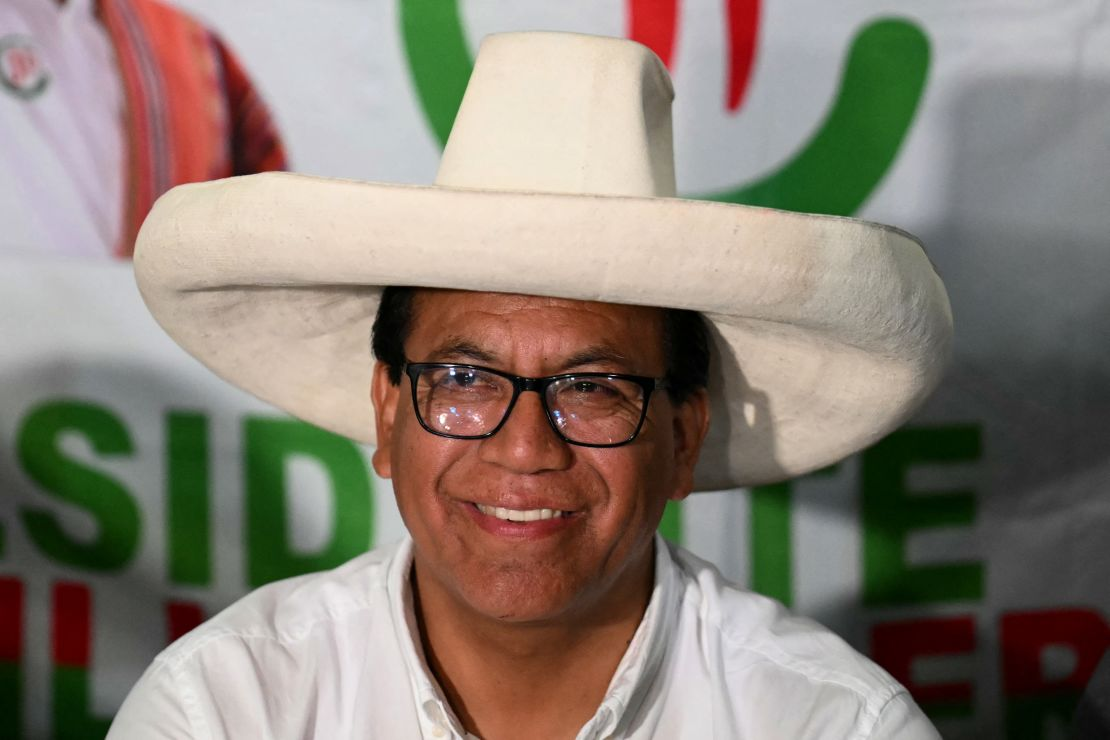 Cuestionan propuestas de Juntos por el Perú
