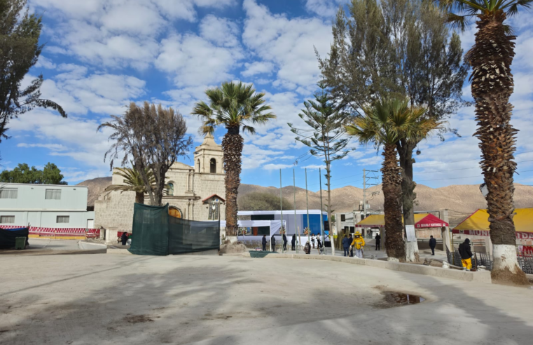 Socabaya celebró aniversario con su plaza principal aún inconclusa