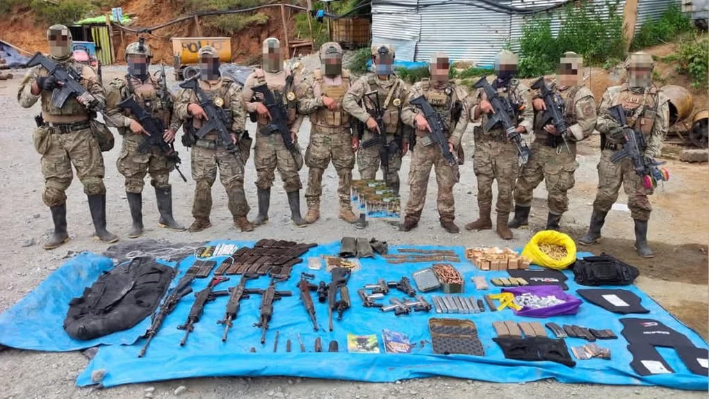 Comando Unificado Pataz interviene bocamina y decomisa armas
