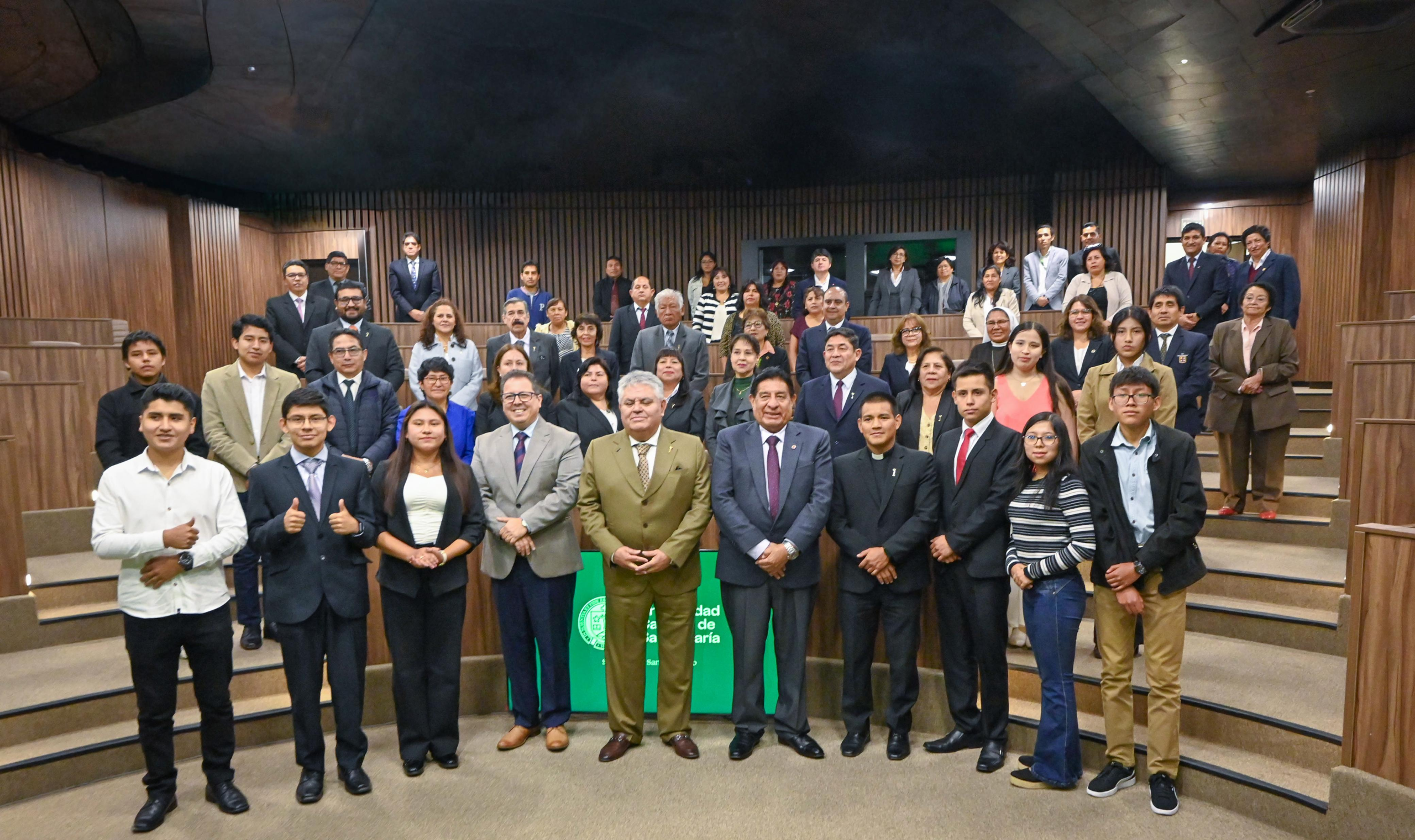 UCSM y Grupo Gloria impulsan beca que transforma el futuro en Arequipa