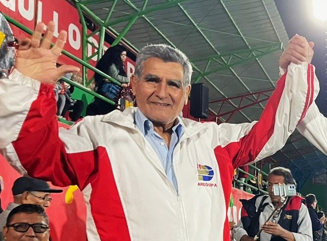 El rey Luis Ponce Arroe el “Diamante Rojinegro”