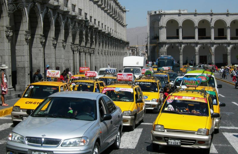 Taxistas piden a alcaldesa declarar en emergencia el transporte en Arequipa