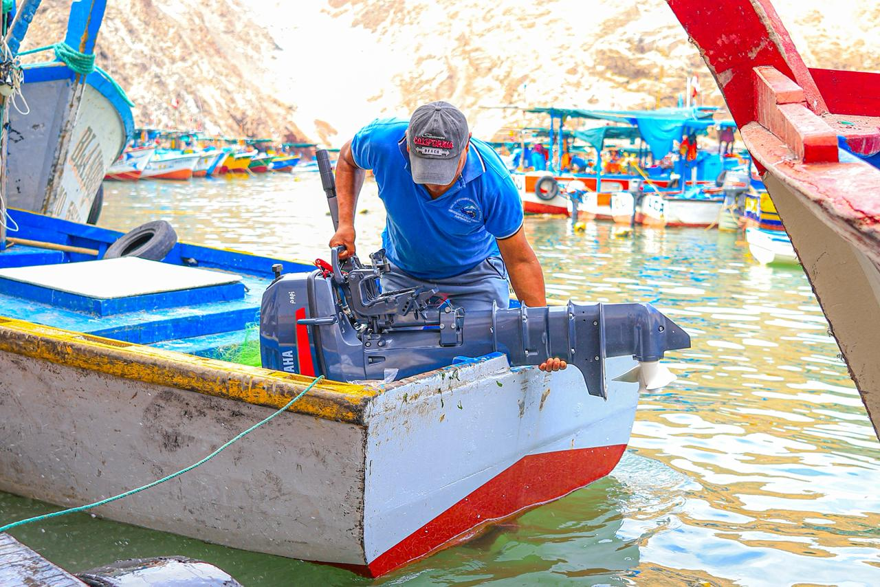 Pescadores de Quilca mejoran sus labores con modernos motores