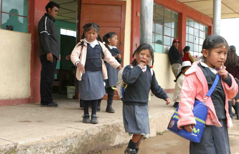 Bajas temperaturas propician retraso en horario de ingreso a colegios en zonas altas