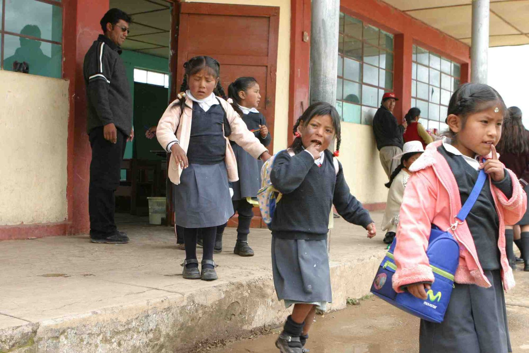 Bajas temperaturas propician retraso en horario de ingreso a colegios en zonas altas