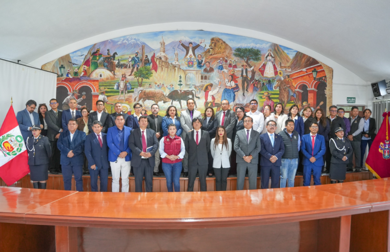 Funcionarios serán evaluados “todos los días”: alcaldesa Ruccy Osccco
