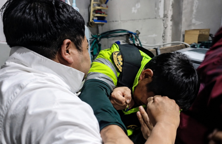 Policía es agredido durante intervención en Paucarpata