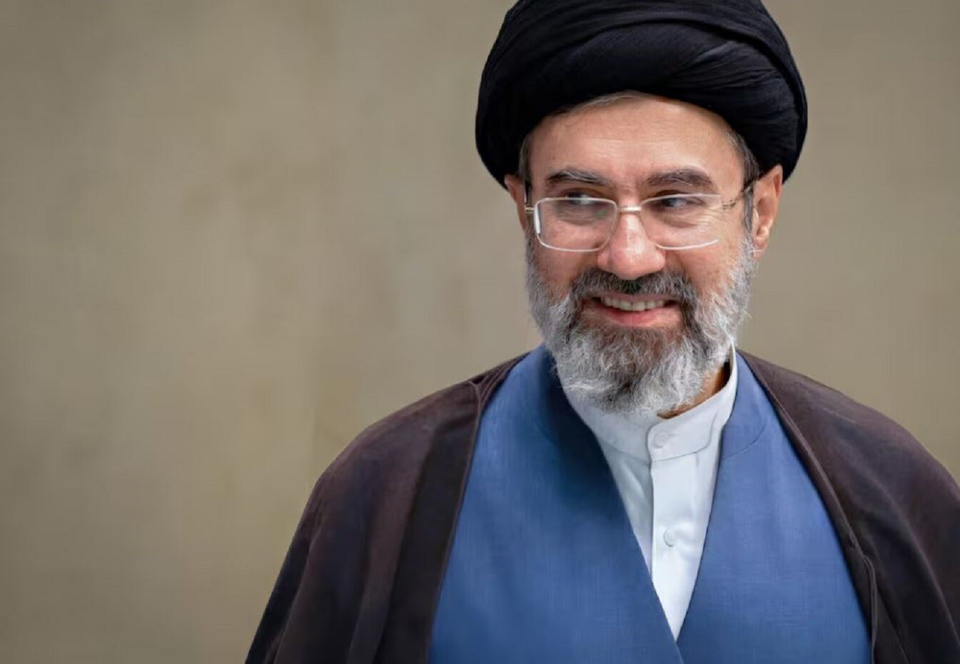 Líder supremo de Irán desafía a EE.UU. en medio de alza histórica del petróleo