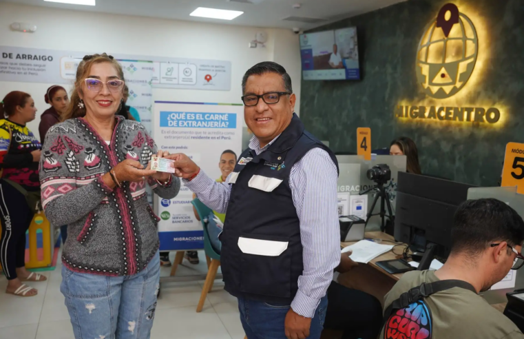 Migraciones entrega 236 carnés de extranjería y refuerza operativos