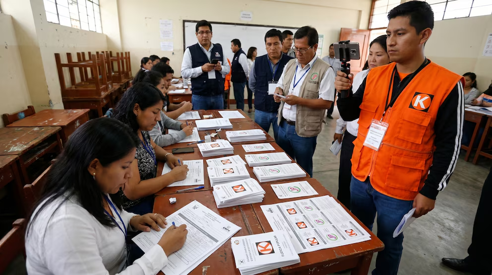 ONPE capacita a personeros de Fuerza Popular y Juntos por el Perú
