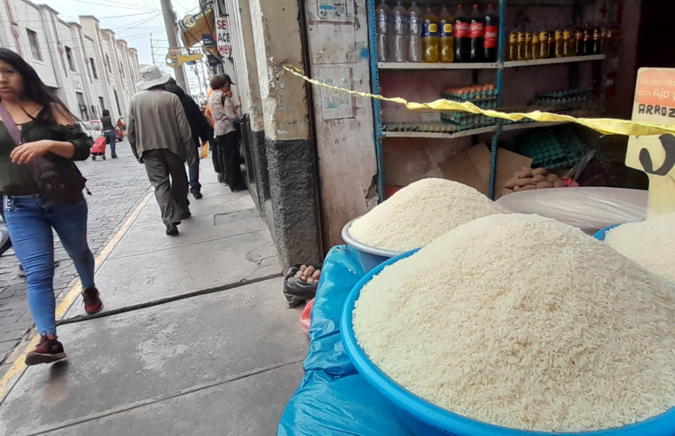 Arroceros inician paro indefinido en Arequipa
