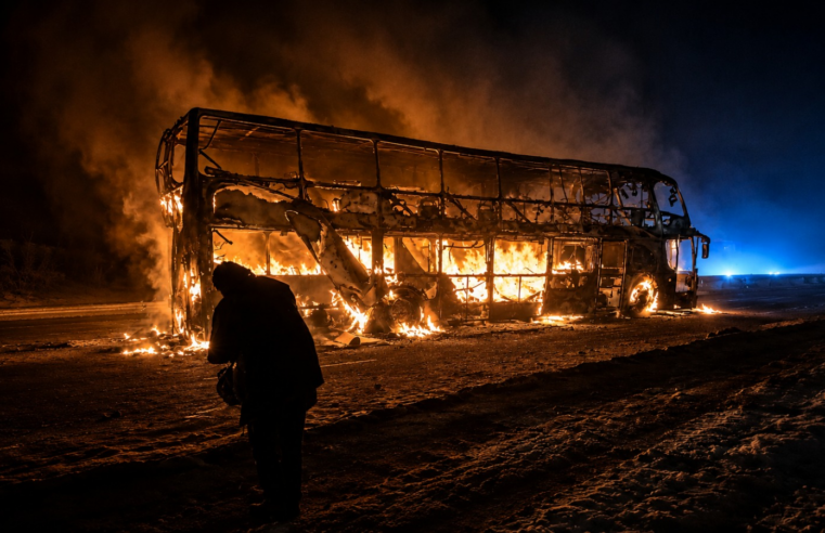 Ómnibus con 50 pasajeros se incendia en ruta Tacna-Arequipa