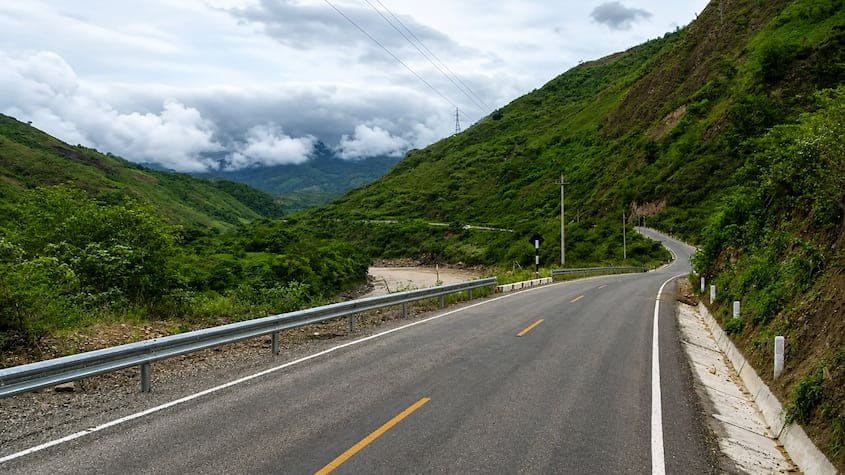 Mejoran más de 1 700 kilómetros de carreteras departamentales