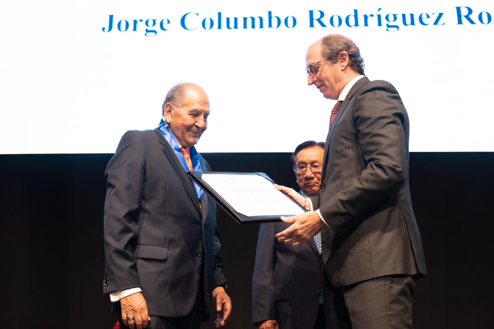 SNI rinde merecido reconocimiento a Jorge Rodríguez fundador del Grupo Gloria