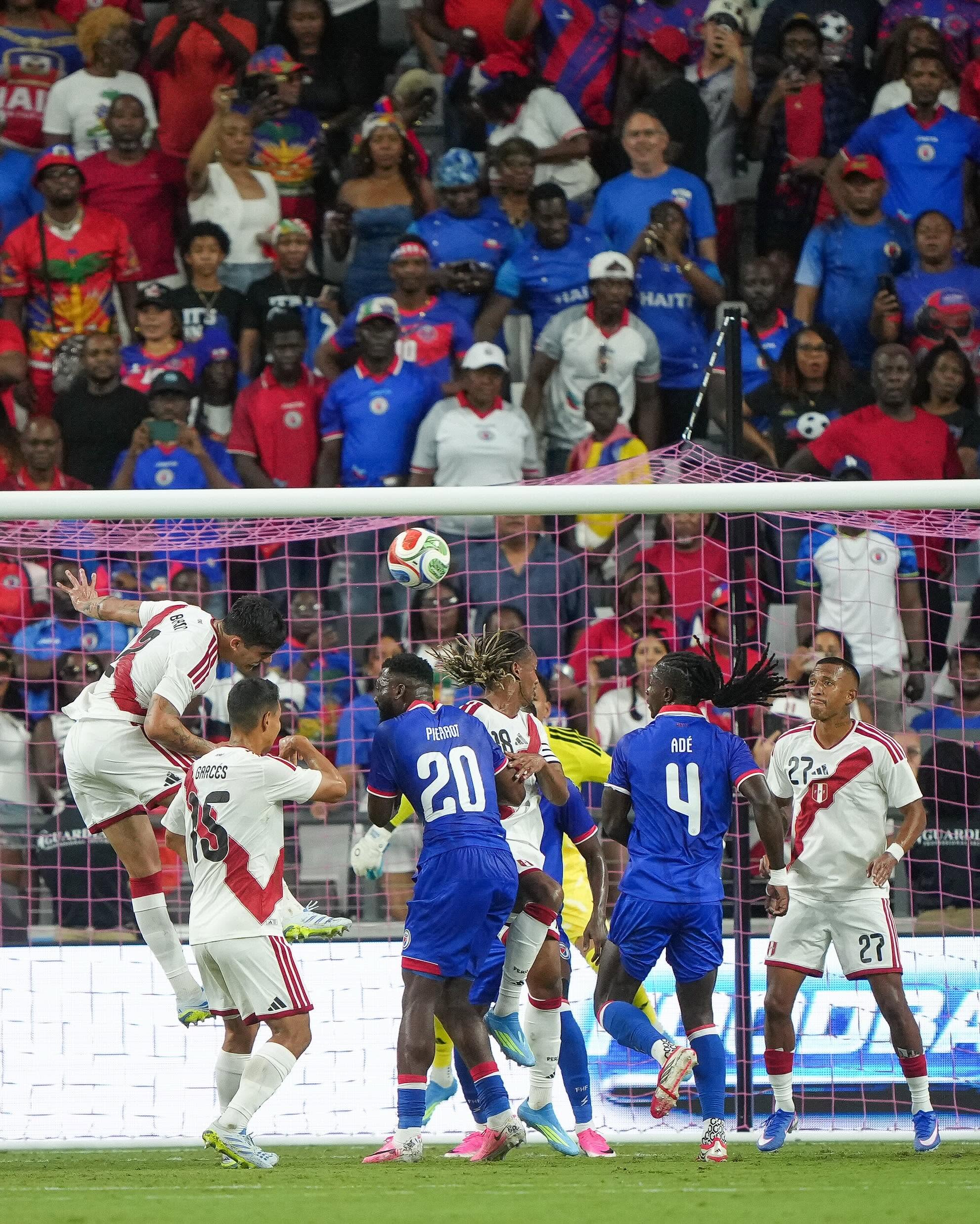 Perú le ganó a la selección mundialista de Haití por 2-1