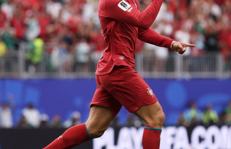 Cristiano Ronaldo hizo dos goles para el triunfo de Portugal y superó a Messi