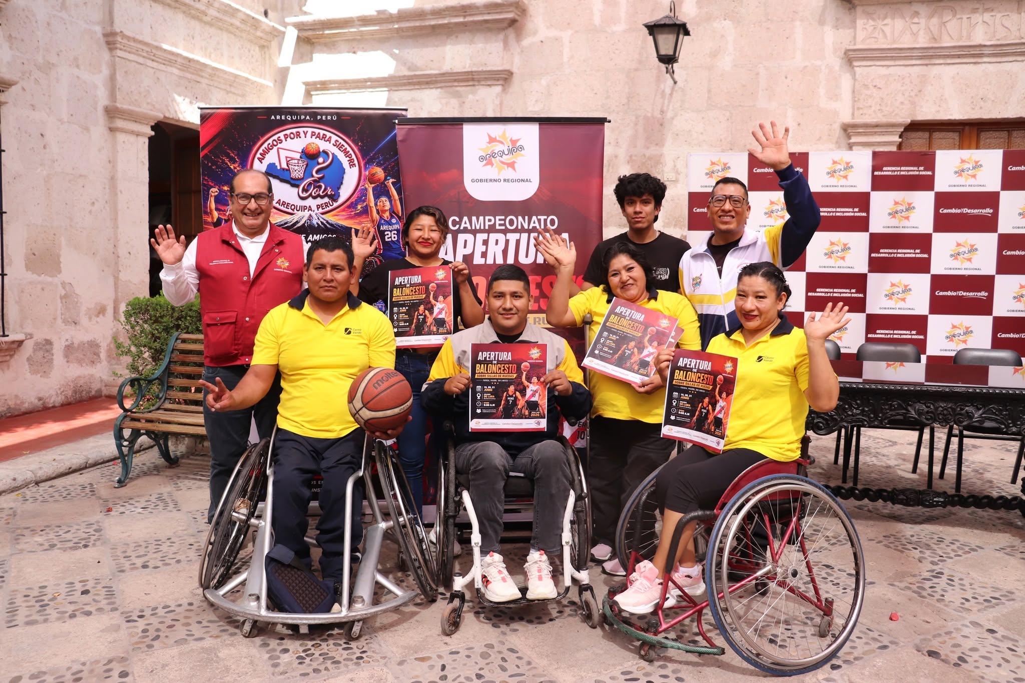Organizan torneo de básquet sobre silla de ruedas