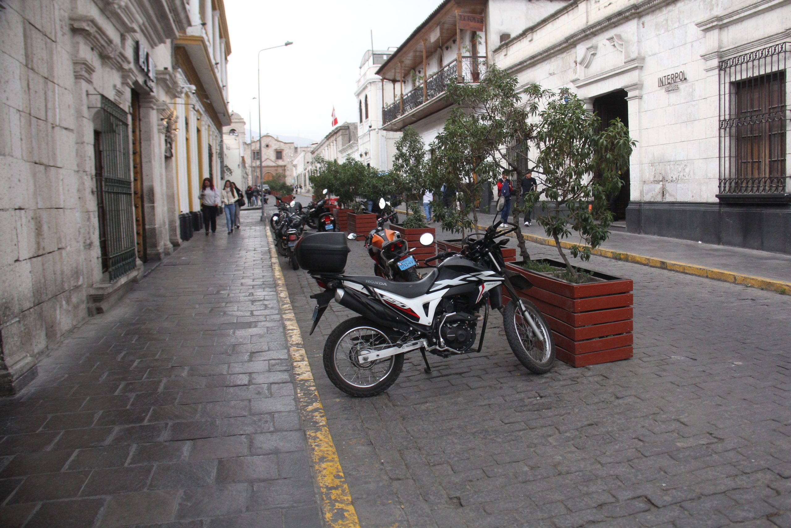 Intensificarán operativos contra motos estacionadas en zonas rígidas del centro