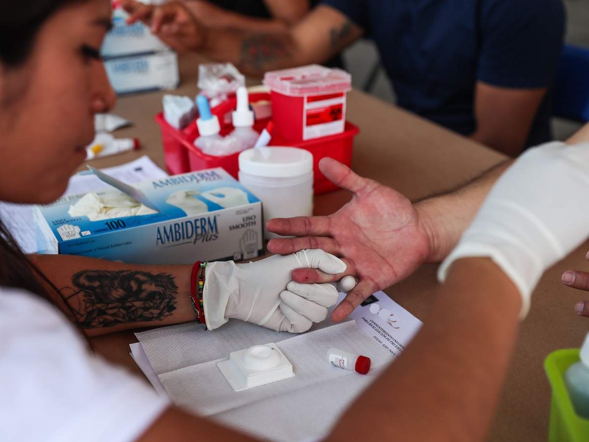 Salud: jóvenes evitan los embarazos, pero no las ITS