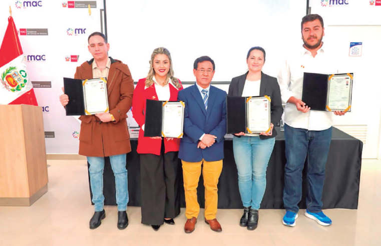 Cinco extranjeros adquieren nacionalidad peruana tras establecerse en la ciudad imperial