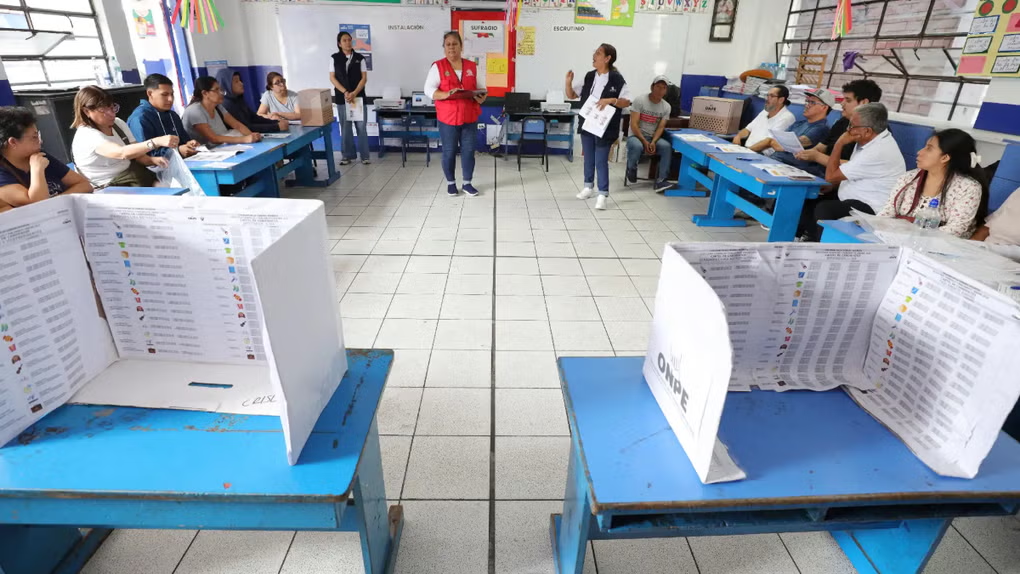 Minedu suspende clases en más de 10 mil colegios por la segunda vuelta electoral