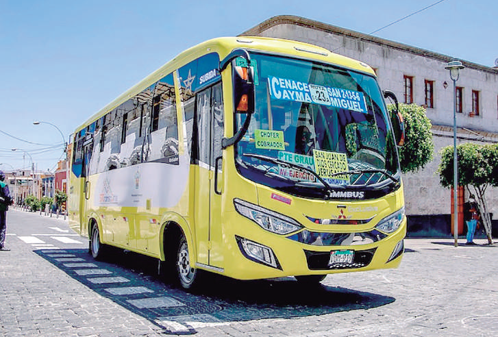 Exigen a alcaldesa de Arequipa cumplir promesa de pasaje a S/1.