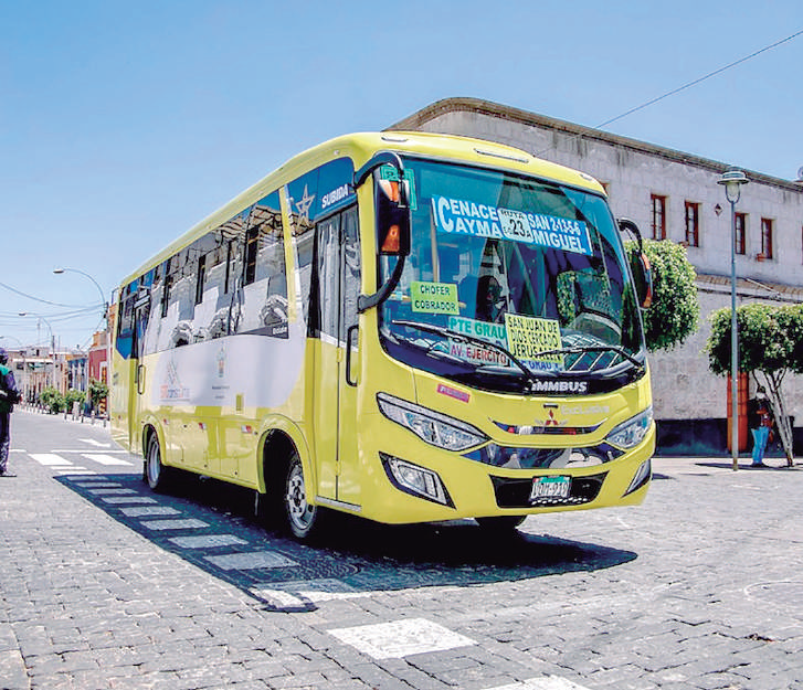Exigen a alcaldesa de Arequipa cumplir promesa de pasaje a S/1.