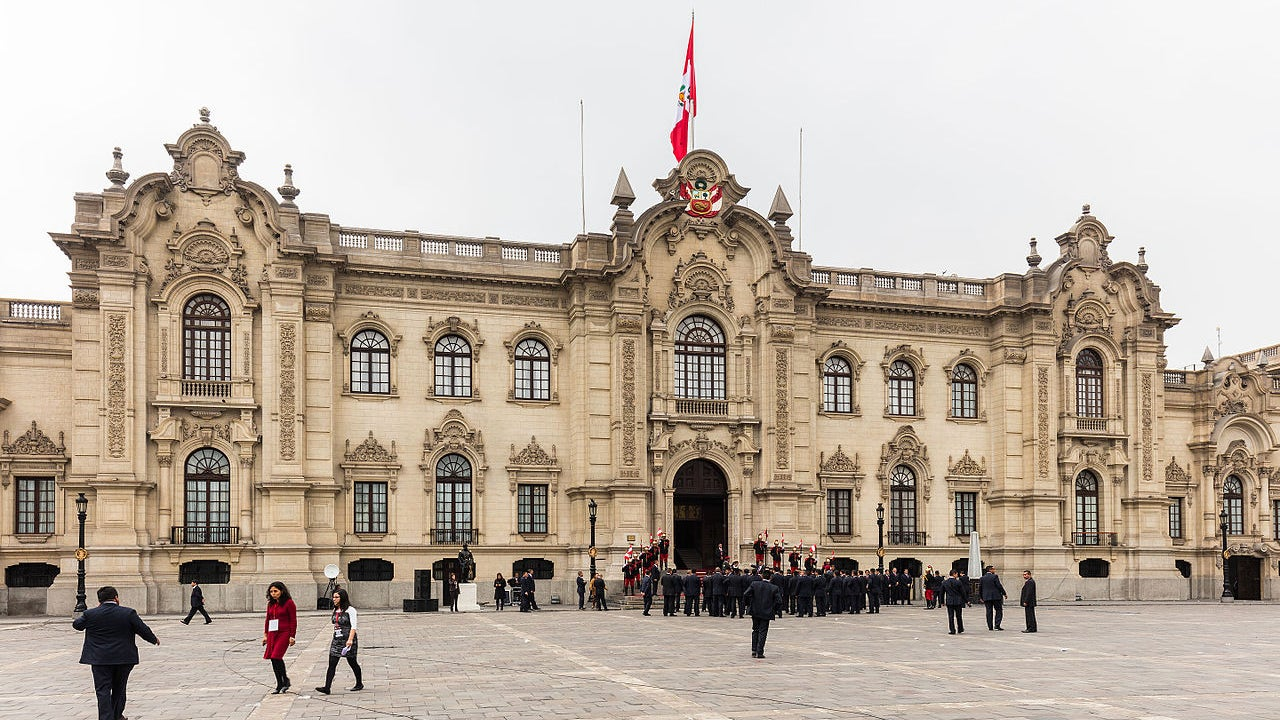 ¿La presidencia del Perú puede definirse por una moneda al aire?