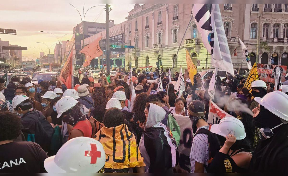Federación de Estudiantes acata paro nacional universitario en 16 regiones