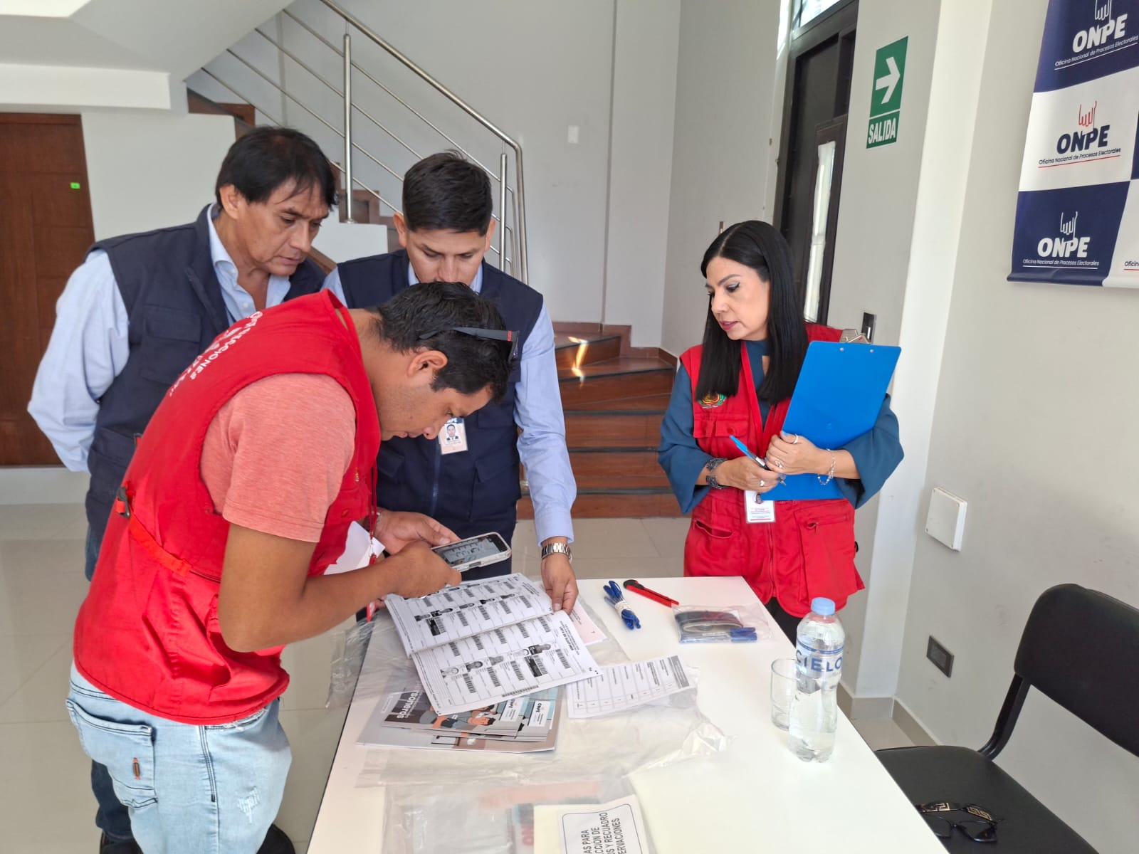 ODPE Caylloma verifica material electoral con miras a elecciones