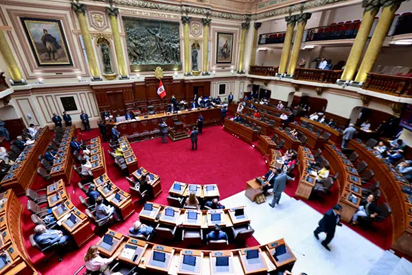 Congreso aprueba informe que cuestiona colaboración eficaz con Odebrecht